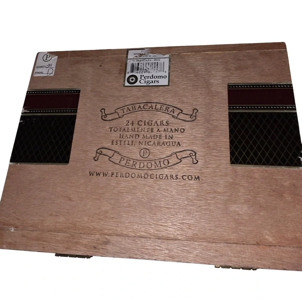 Collection of 6 Wooden Cigar Boxes Cohiba, Romeo y Julieta,Perdomo Primo del Rey